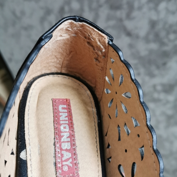UNIONBAY Black Cutout Flats - Picture 4 of 5